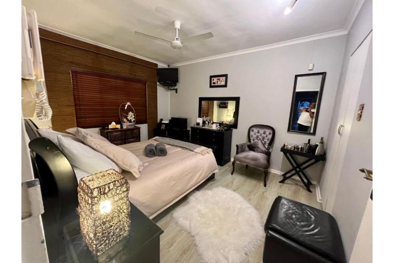 Welcome Estate Air B&B Hosting Guest house, Cape Town - imaginea 8