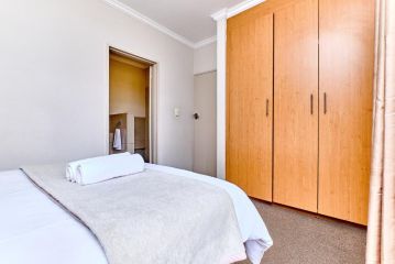 Westpoint Glammys Suites Apartment, Johannesburg - 4