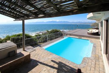 Whale Huys Luxury Oceanfront Eco Villa, Gansbaai - 2