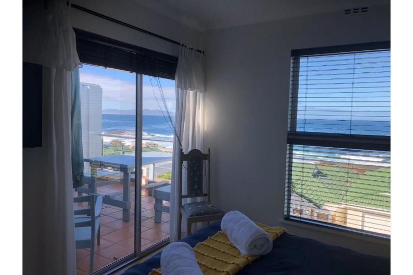 Whale Rock Estate Hermanus sea view apartment Apartment, Hermanus - imaginea 9