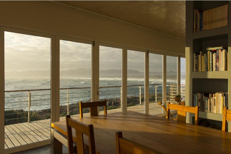 Whalesong Lodge Guest house, Gansbaai - imaginea 12