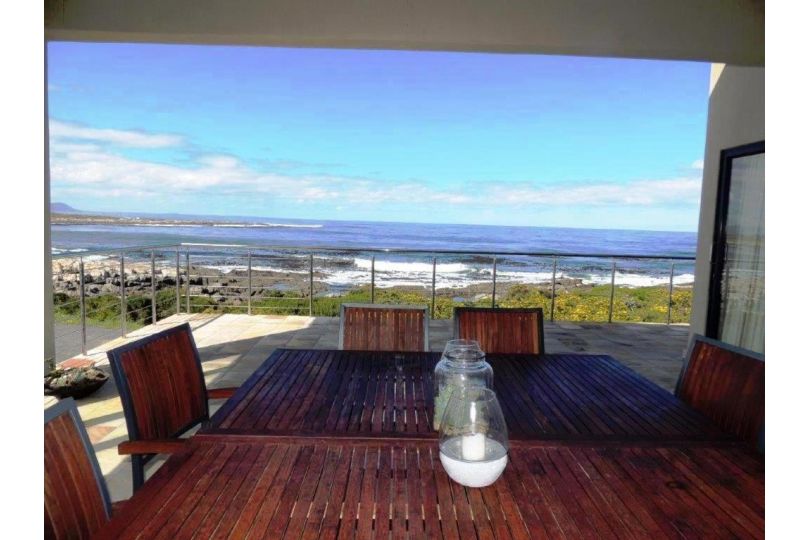 Whalesong Villa, Hermanus - imaginea 8