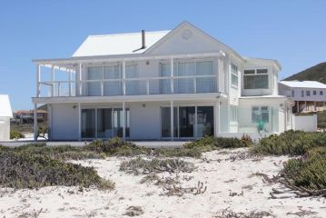White Sands Beach Villa, Yzerfontein - 1