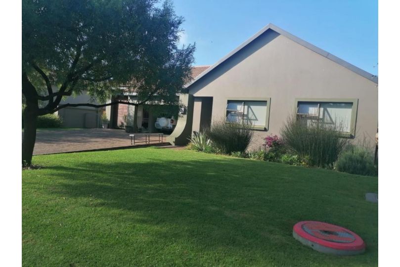 Wildehond Private Room in Wildlife Estate Guest house, Bloemfontein - imaginea 14