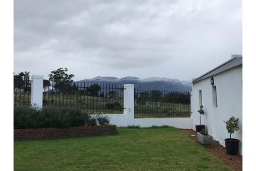 Raithby Winelands Historical Cottage Guest house, Raithby - 3