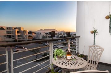 Luxury 2 Bed Apartment 109 Eden on the Bay Apartment, Cape Town - 4