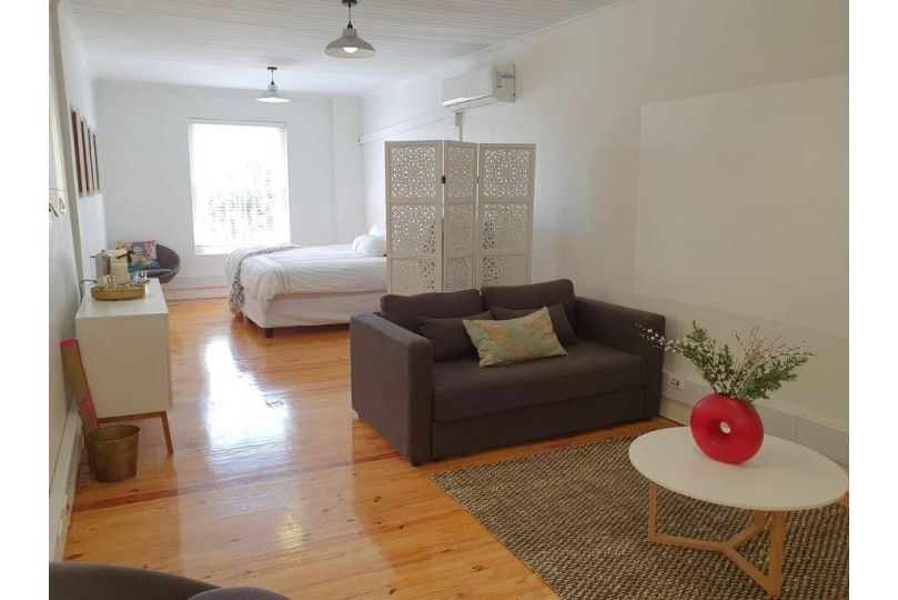 Work, Live, Play. Serviced apartment and coworking space in the heart of the City Bowl. Apartment, Cape Town - imaginea 1