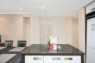 Working Professionals, Modern, Cozy, Wi-Fi Apartment, Cape Town - thumb 11