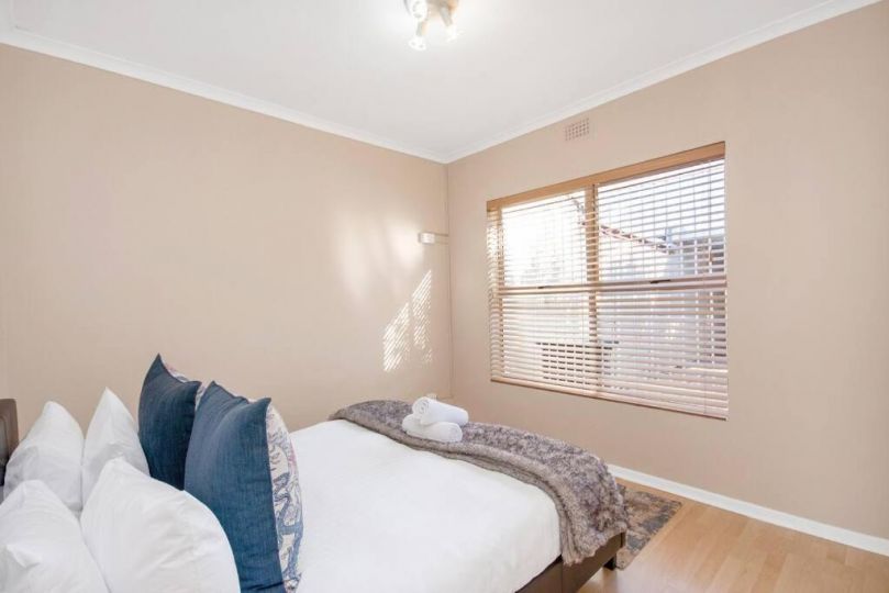 Working Professionals, Modern, Cozy, WiFi Guest house, Cape Town - imaginea 12