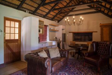 Writer's Cottage at Kransfontein Estate Chalet, Stilbaai - 5