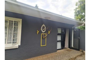 Yellow Door Apartment, Bloemfontein - 1