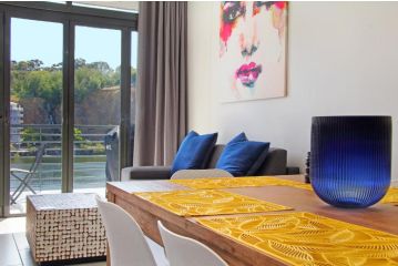 Yolande's Hideaway Waterfront Views + Terrace Apartment, Cape Town - 2