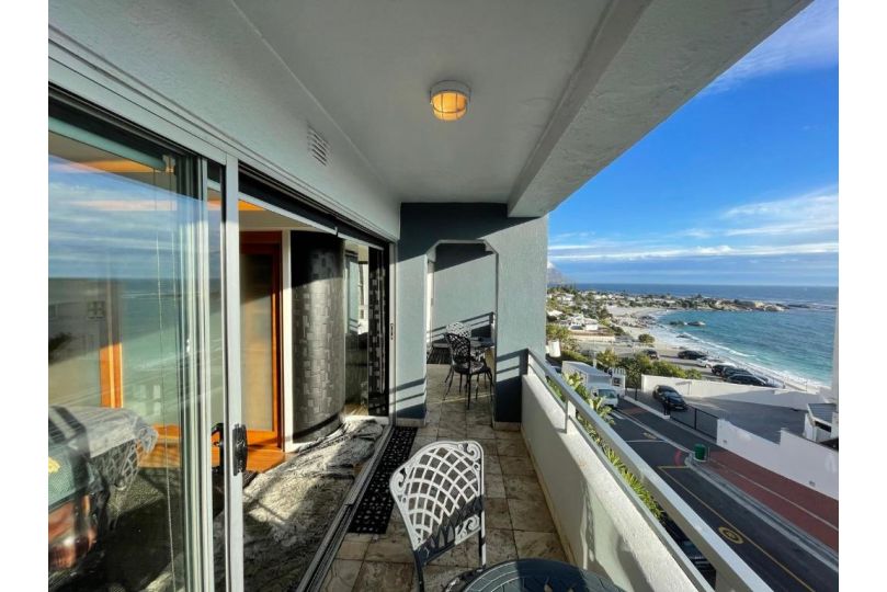 Clifton YOLO Spaces - Clifton Beachfront Executive Apartment, Cape Town - imaginea 3