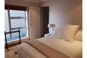 Yzerfontein Holiday Home Guest house, Yzerfontein - 1