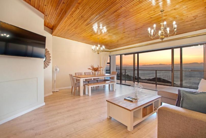 Zaria Sun Penthouse by HostAgents Apartment, Cape Town - imaginea 1