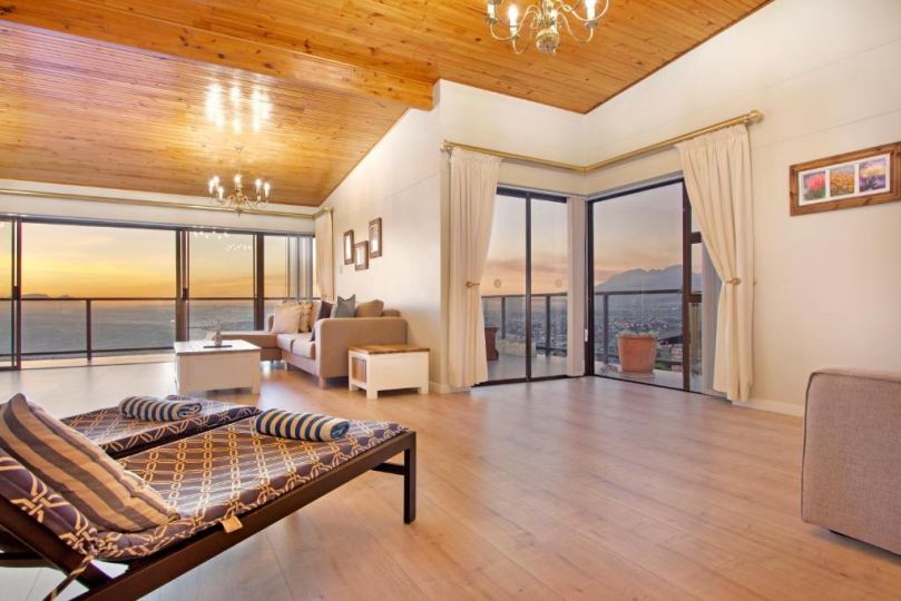 Zaria Sun Penthouse by HostAgents Apartment, Cape Town - imaginea 4