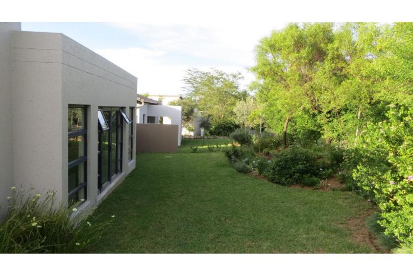 Zen Self Catering Accommodation in Prestwick, Jackal Creek Golf Estate Guest house, Johannesburg - imaginea 15