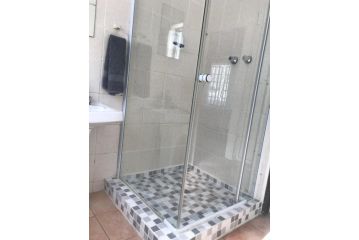 Zie's Nest Apartment, Richards Bay - 4