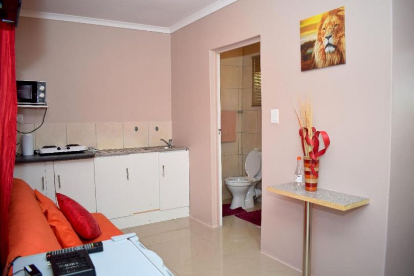 Zufike Self Catering Guest house, Port Elizabeth - imaginea 18