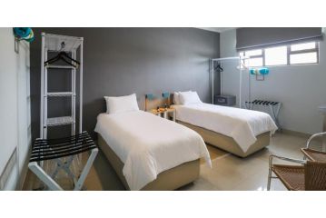 Zzzone Boutique Hostel, Hermanus - 4